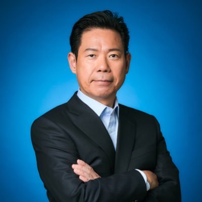 PwCジャパングループ デジタル最高顧問。野村ホールディングス株式会社 参与、シニアエグゼクティブアドバイザー。ワイズ合同会社代表執行役CEO。 元グーグル株式会社、執行役員、YouTube日本代表。 作詞作曲家、CMプランナー、CM音楽ディレクター。日本音楽著作権協会、正会員。 愛機はEpiphone Casino.