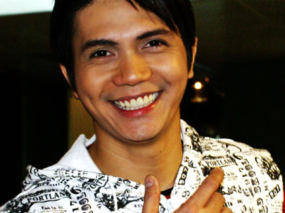 This is Vhong Navarro's fan page.. 
If you Love him . Please follow him .. 
Thnak Much !