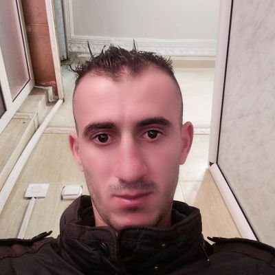 Moi c'est salim 32 ans j'habites en béjaia