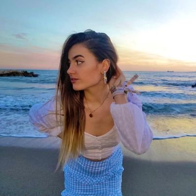 🦁Bailarina profesional de danza clásica y contemporánea.
📌Málaga.
RZV✨