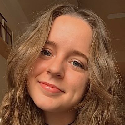 izzymayyy's profile picture. mostly here for the jokes #eldertwt