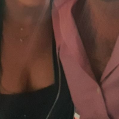 JoseErikay's profile picture. Pareja joven (Early 30s).
Nos gusta exhibirnos.
Ver y ser vistos.
Traviesos y cachondos.
Cuenta administrada por los dos. 🔞