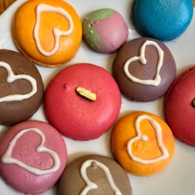 eri_cotoha032's profile picture. 言葉と音と食いしんぼう🍙/寝ればいいもん /ちょうちょ結び直し🎗/【何度でも花が咲くように私を生きよう】/タモリさん周辺・福山雅治さん/笑顔なら自分からつくる/ピアノ弾き歌い飛んでいきたい➡️ https://t.co/bZxPoengKy