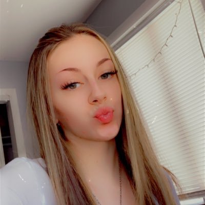 gabbyhughes18's profile picture. 