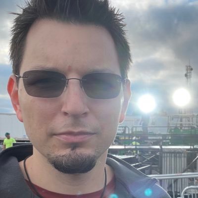 michaeldunphy's profile picture. Home: ▸Father ▸Husband ▸Tech Nerd | Work: ▸Lighting Designer ▸Owner @MADLightDesign