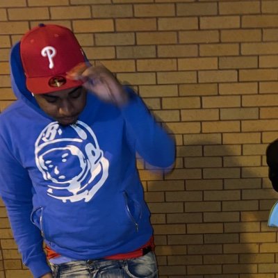 BeezyDay's profile picture. W A V Y ✨