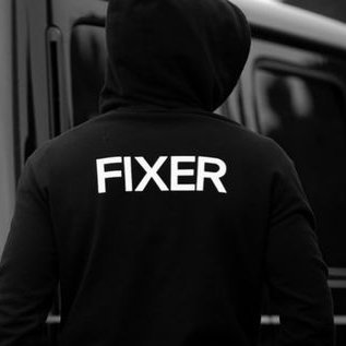 fixer_neo's profile picture. 裏世界住人 政治家が頼りにならないこんな時代だからこそ私も自宅に置いてあるだけの現金をみなさんに給付金としてプレゼントしていきたいと思います。