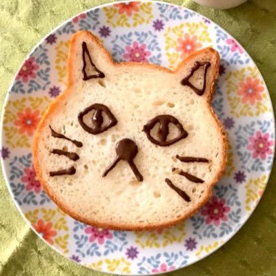 pecorino807's profile picture. なりゆきでMacやイラレを触るお仕事に就いてはや20年余/webに変わって駆け抜けた9年/WEBサイトその他クリエイティブ制作請負中/塊肉と島と海と白樺の林の中が好きです