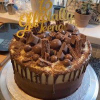 Evis Cakes And Bakes (@and_evis) 's Twitter Profile