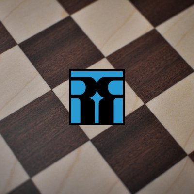 ♟️Maestros en el diseño y desarrollo de tableros de ajedrez. 

👩‍🦰#GambitodeDama se hizo leyenda en nuestras 64 casillas. 

🛠️Más de 50 años de experiencia.