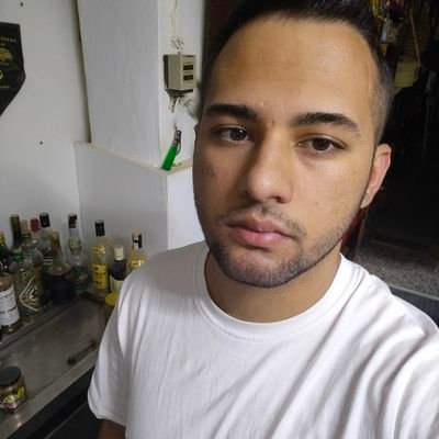 AlfonsoTeller's profile picture. La responsabilidad y la intranquilidad son inherentes al mando.
Libre y pragmático.