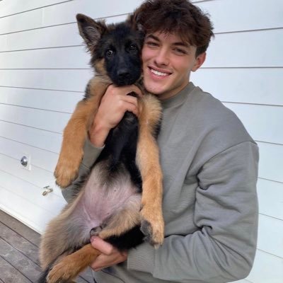 griffisloml's profile picture. fanpage for @lmgriffjohnson💞 ig: @griffisloml