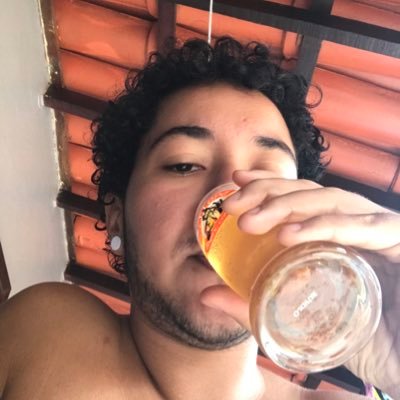 lucapagodinho's profile picture. homi trans engenheiro ambiental e twittero