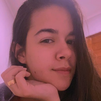 Médica, Leitora, Nerd, Viciada em Filmes e Séries.