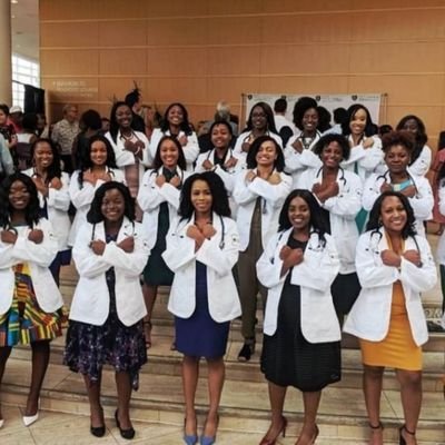 Black girls and WomeninHealthcare Curbing racial disparities and social determinants of Hlth👩🏿‍⚕️🩺🧪💉🧫🧠 Founder @cre_shannon IG @blackgirlsinhealthcare