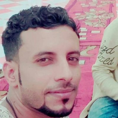 A graduate of Petroleum System, Trading Seller, and before all A poit.
خريج هندسة نفطية، مندوب مبيعات..
واجيد الشعر