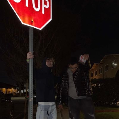 mywhitefriend_'s profile picture. 👑🧎🏼