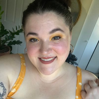 T_Con11's profile picture. just out here making A+ content about hockey and being queer