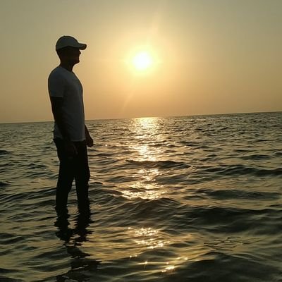 LetliveNadeem's profile picture. Hum bolen to bolen kya... jayen to jayen kahan?