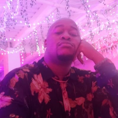 Notmyskies2's profile picture. Just watching rona pass my life by