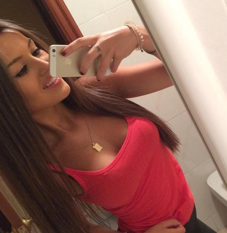 Chica curiosa busca chico curioso, sigueme y te enviare mis fotitos ...