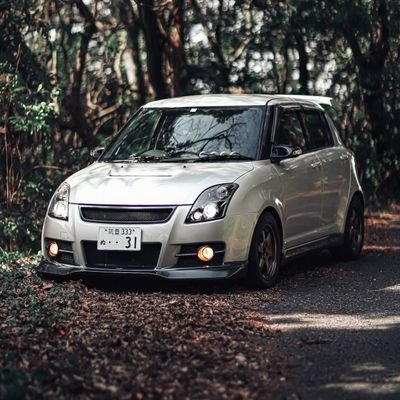 スイフトスポーツ zc31sに乗っています🚙ジャンル問わず車好きです(^^)
仕事はトラック運転手をやっています🚚
一眼レフカメラ📷で主に車ですが写真撮影もしていますので宜しくお願いします🙇⤵️