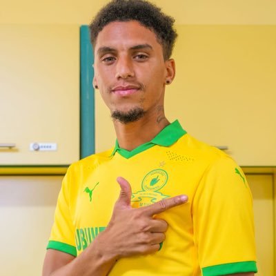 Professional footballer at Mamelodi Sundowns 👆🏻💛 Bafana Bafana 🇿🇦