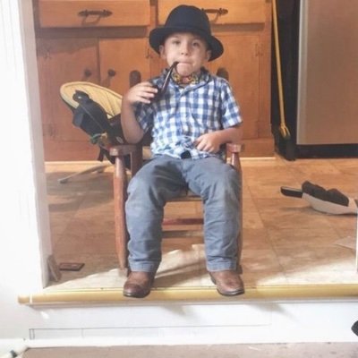 Dad of 4. Owner of @goldberrybooks. Host of Close Reads, Withywindle (for kids), The Daily Poem, and Bibliography pods. Editor of words and other stuff.