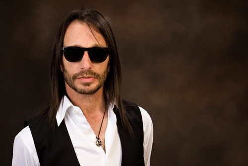 DavidKinigson's profile picture. salon owner/creative director . haircutter/editorial hairdresser haircutting educator . coach/consultant . author/songwriter autodidact . renaissanceArtist