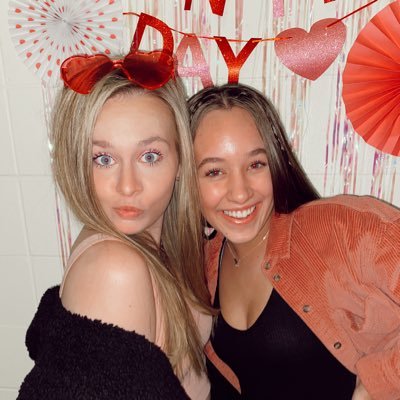 alliethornton01's profile picture. idk what im doing