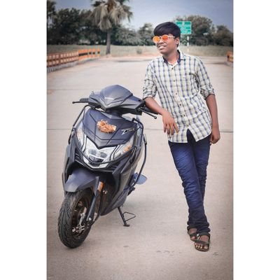 harikir02337887's profile picture. student