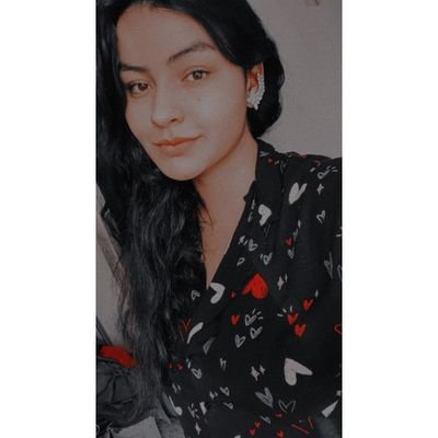 PauuLabra's profile picture. Gordita con ojos chiquitos y chascona. Enfermera 💙