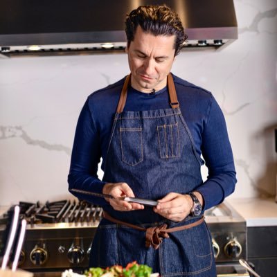 Chef | MasterChef Canada Judge | Cooking My Way Through Life. | Follow Me On https://t.co/rEDBty2uSb