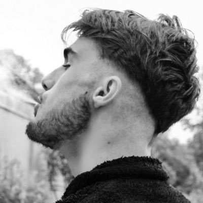 vlbz_'s profile picture. 