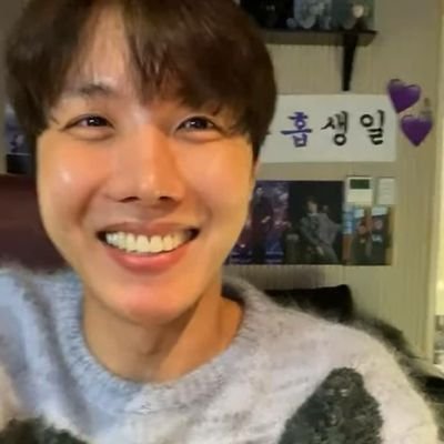 Hoseok lover. Sometimes NSFW. Sometimes Soft and Pure. Depends on my mood. I have no purpose in life other than loving and supporting BTS as much as I can.