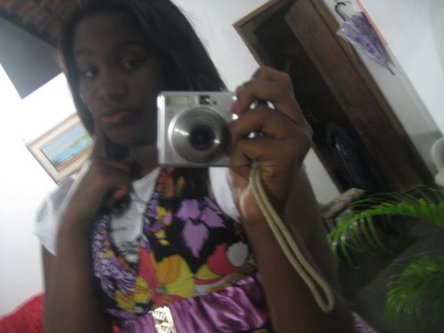 Linda, simpatica,carinhosa e etc.