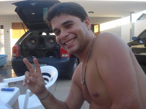 um cara descontraido e sonhador.