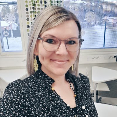 VuokkoMolsa's profile picture. vs. hallintojohtaja