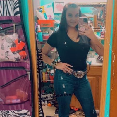 from 🤘🏼 to the 👢small town girl🥰💖