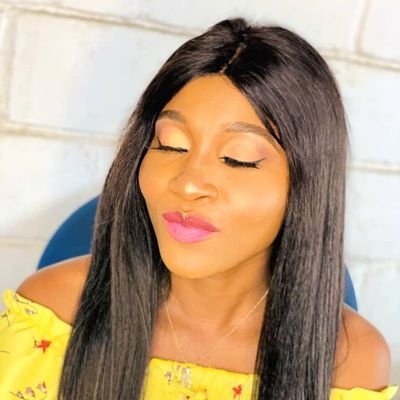 Simply simple ad simphy
Cross river sweetheart...
Hair fashionista...
I am lizzy i can't change from being me....
student of NOUN