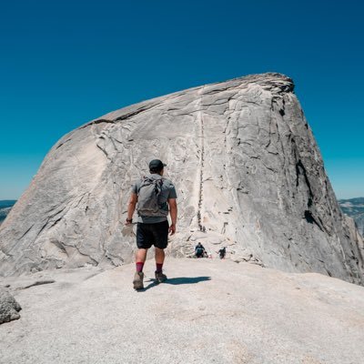 ItsReallyLeo's profile picture. simple