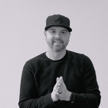 Visionary Experience Design Director passionate about creating immersive digital experiences and ready for my next challenge.