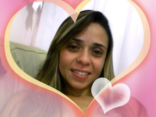Sou um eterno aprendiz que no traçado da história tenta entender quem sou. Sou apenas um caminhante a procura de mim mesmo.
(A.Cury)