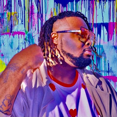 wardrobe stylist & fashion content creator and up and coming clothing line IG @itslewisjay @vintage86clothing