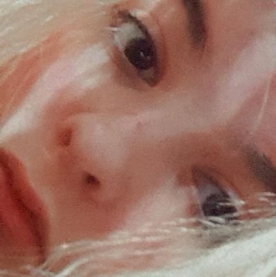 StorageContain3's profile picture. Woah 😔 dont fall in love with me , it's a challenge I know.