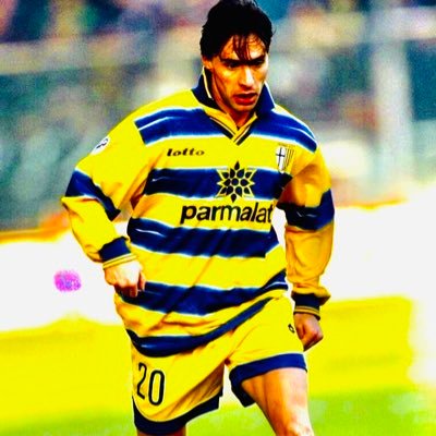 Volg de wederopstanding van Parma Calcio 1913 op de terugweg naar de serie A. Tussenstanden, klassement en spelers. Kunnen de jaren '90 herleeft worden?
