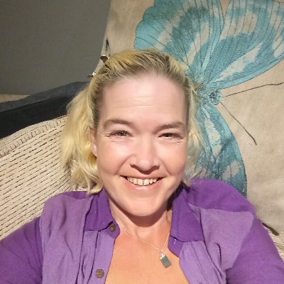 peapoowine's profile picture. Clinically tired, hypermobile & spinally bent, but actually, never mind eh