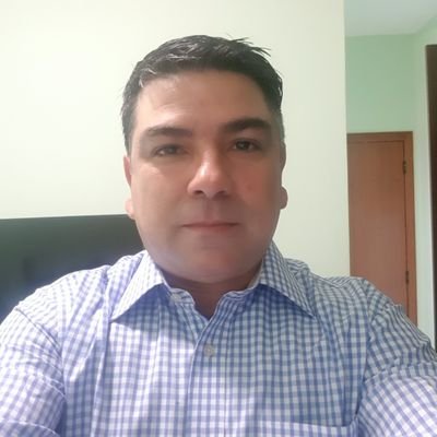 Ambientalista, Desenhista, Projetista, Baterista, Professor, Pescador, Bebedor e Artista. Ah!!, jogo sinuca aos sábados e toco violão na banda: Conjunto Monte..