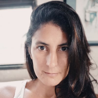 Nacida en Barcelona, criada en Montevideo.Alma de viajera, inquieta y deseando viajar. Enamorada y amada.