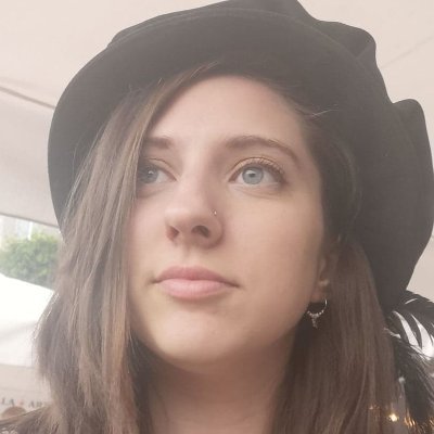 CareyBennington's profile picture. MFL Teacher 🇫🇷🇮🇹🇪🇦
Book enthusiast and seamster
She/they/iel/elle